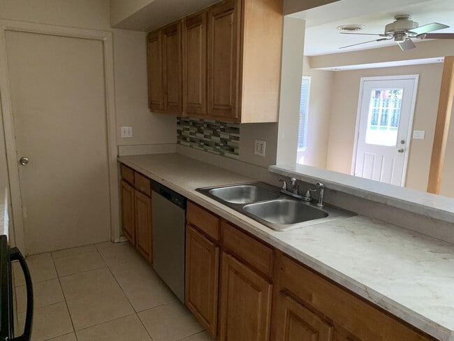 Building Photo - 273 NE Ardsley Dr