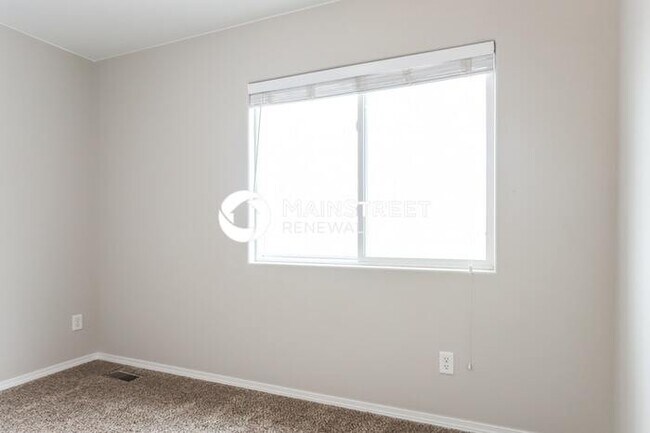 Building Photo - 4 Bedroom Pet-Friendly Home in COLORADO SP...