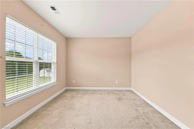 Building Photo - Lease OR Lease to Own