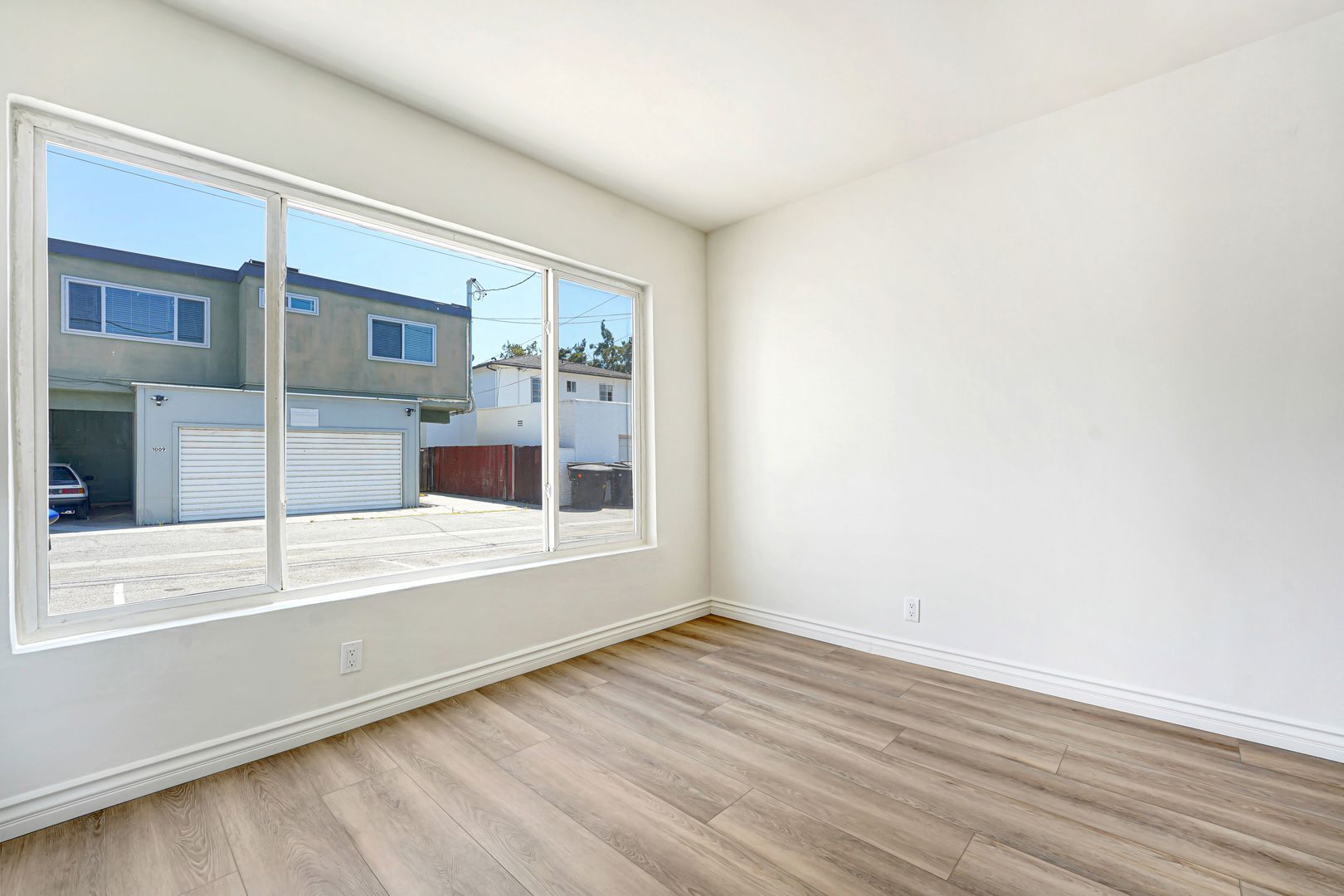 Building Photo - 1010 Pico Blvd