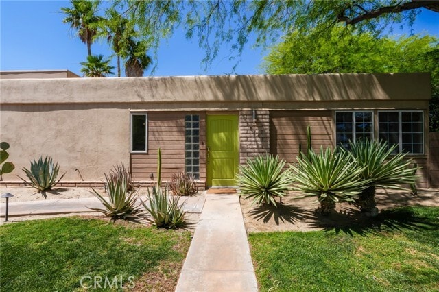 Building Photo - 576 E Desert Holly Cir