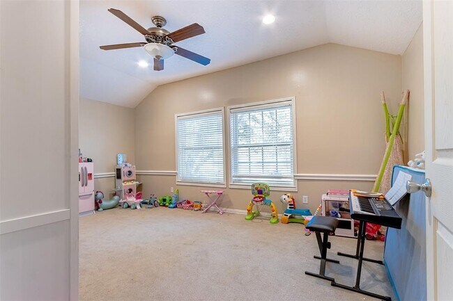 Building Photo - 20307 Hampshire Rocks Dr