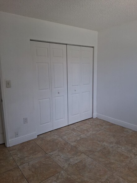 Building Photo - 9829 Nob Hill Ln