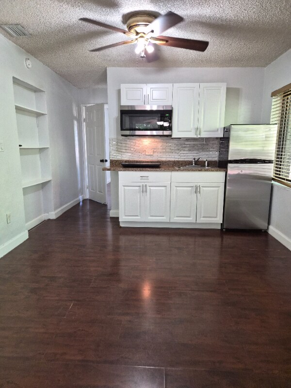 Building Photo - 1715 SW 67th Ct