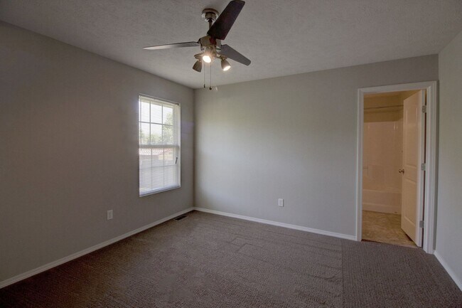 Building Photo - 1158 S Strasbourg Ave