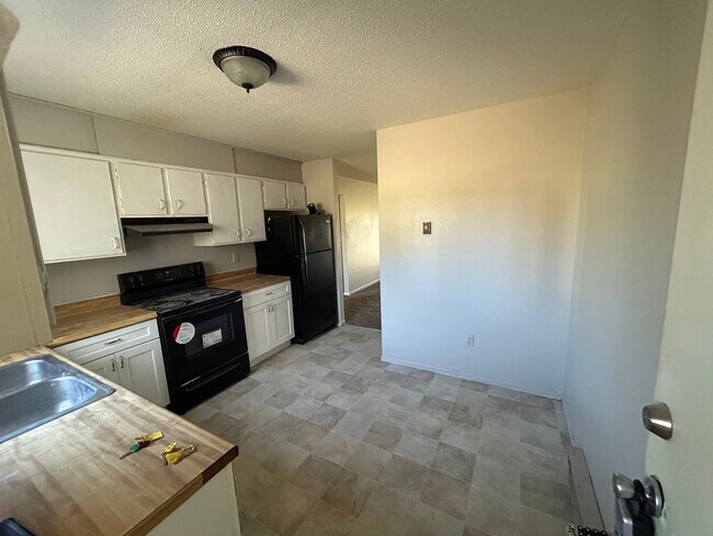 Building Photo - 2013 E Dakota Pkwy