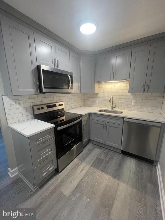 Building Photo - 110 N College Dr