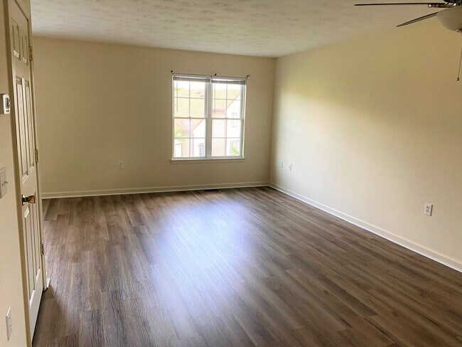 Building Photo - Renovated Home with Open Floor Plan, NEW L...