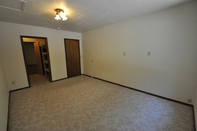 Building Photo - 23660 Ontario Dr