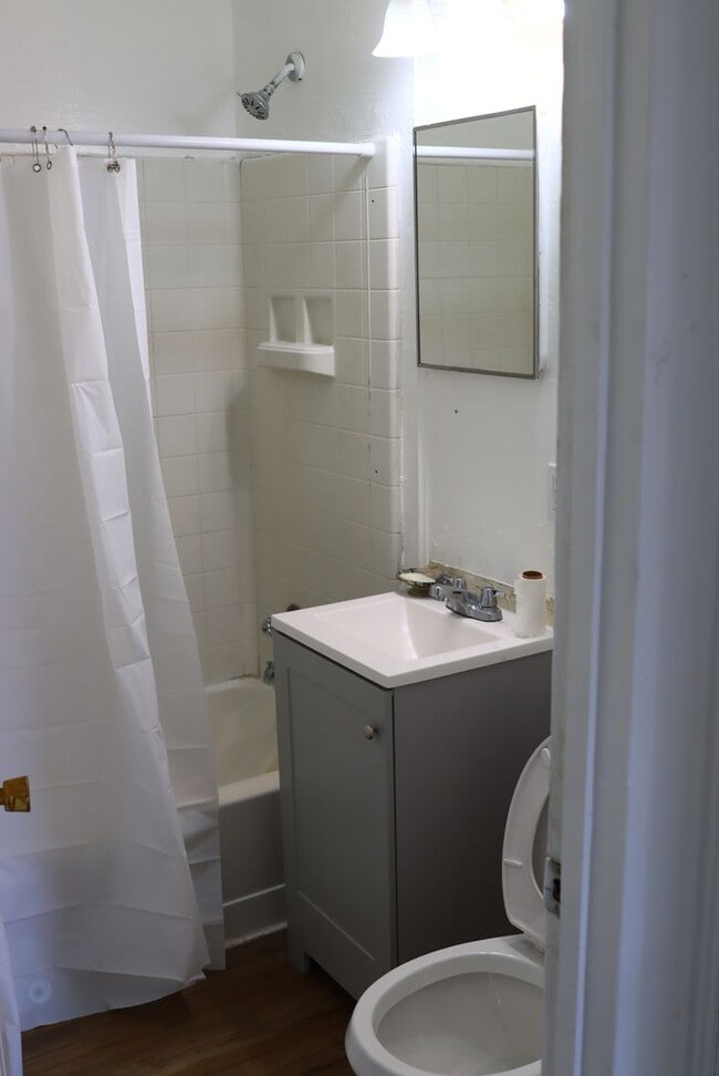 Building Photo - 2 Bedroom between Merced and Planada