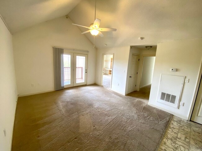 Building Photo - Cute Spacious Condo in Harts Cove!