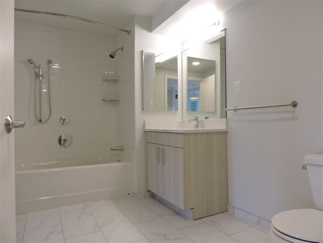 Building Photo - 26 Soden St