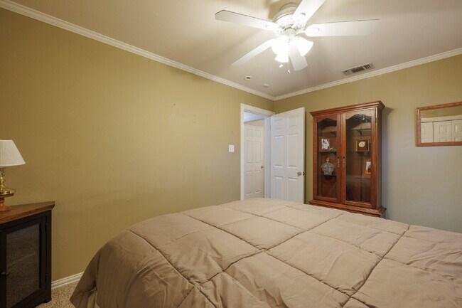 Building Photo - Furnished and For Lease