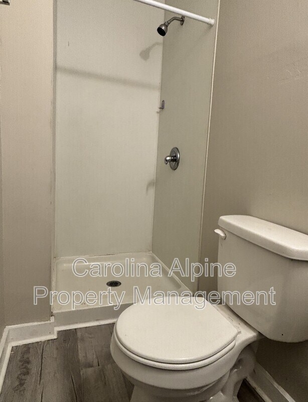Building Photo - 880 Wellman St