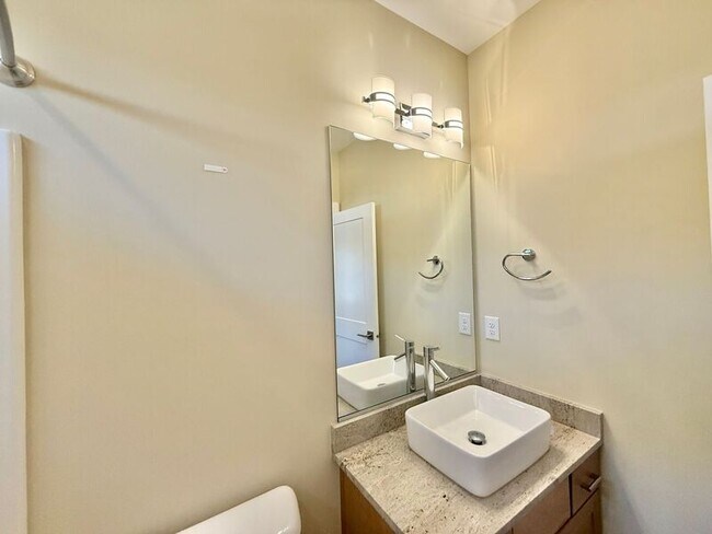 Building Photo - 5231 Melbourne Rd