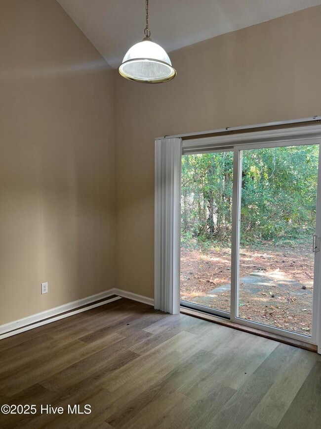 Building Photo - 1126 Brownlea Dr