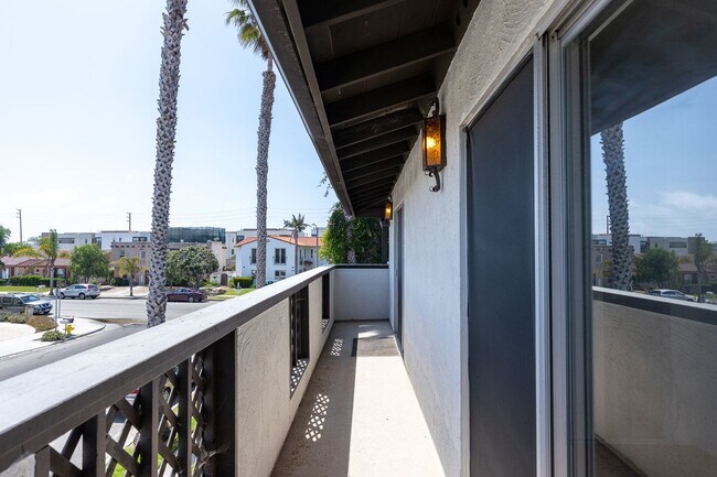 Building Photo - 2-Bedroom + 1 Bathroom Apartment | Dunes Place | Oxnard | Unfurnished