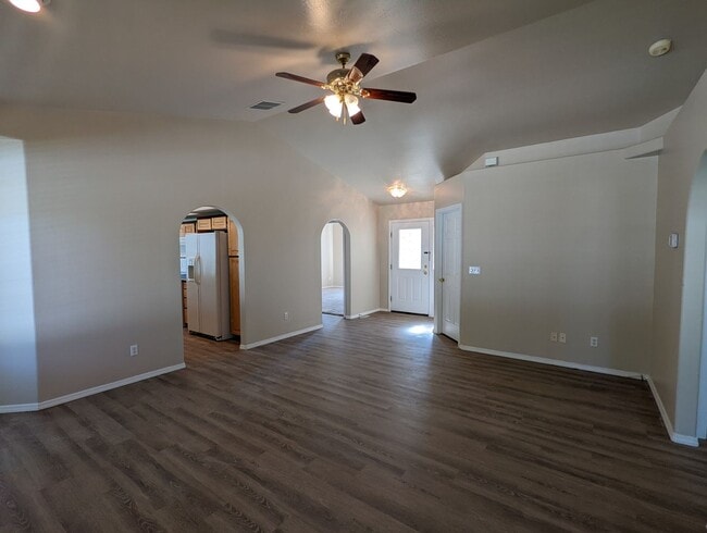 Building Photo - Park Like Setting