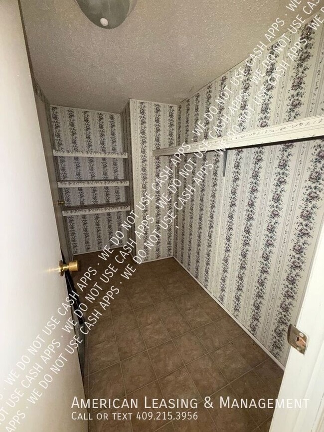 Building Photo - 108 Hornet Ln