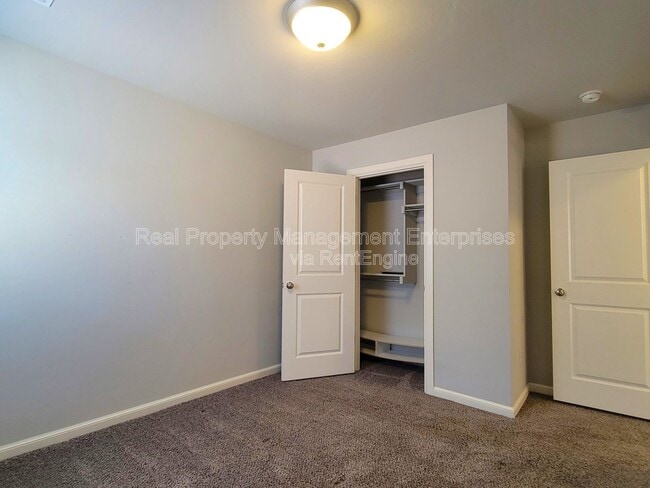 Building Photo - 18641 Cantar Dr