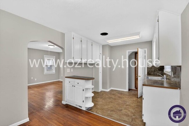 Building Photo - 110 Pasadena Blvd