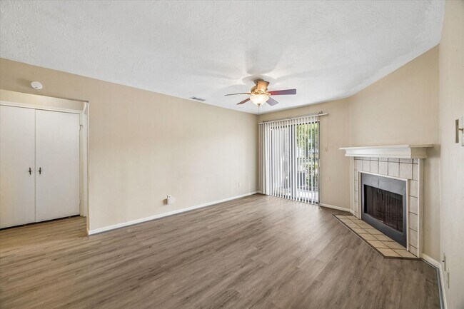 Building Photo - 12755 Mill Ridge Dr