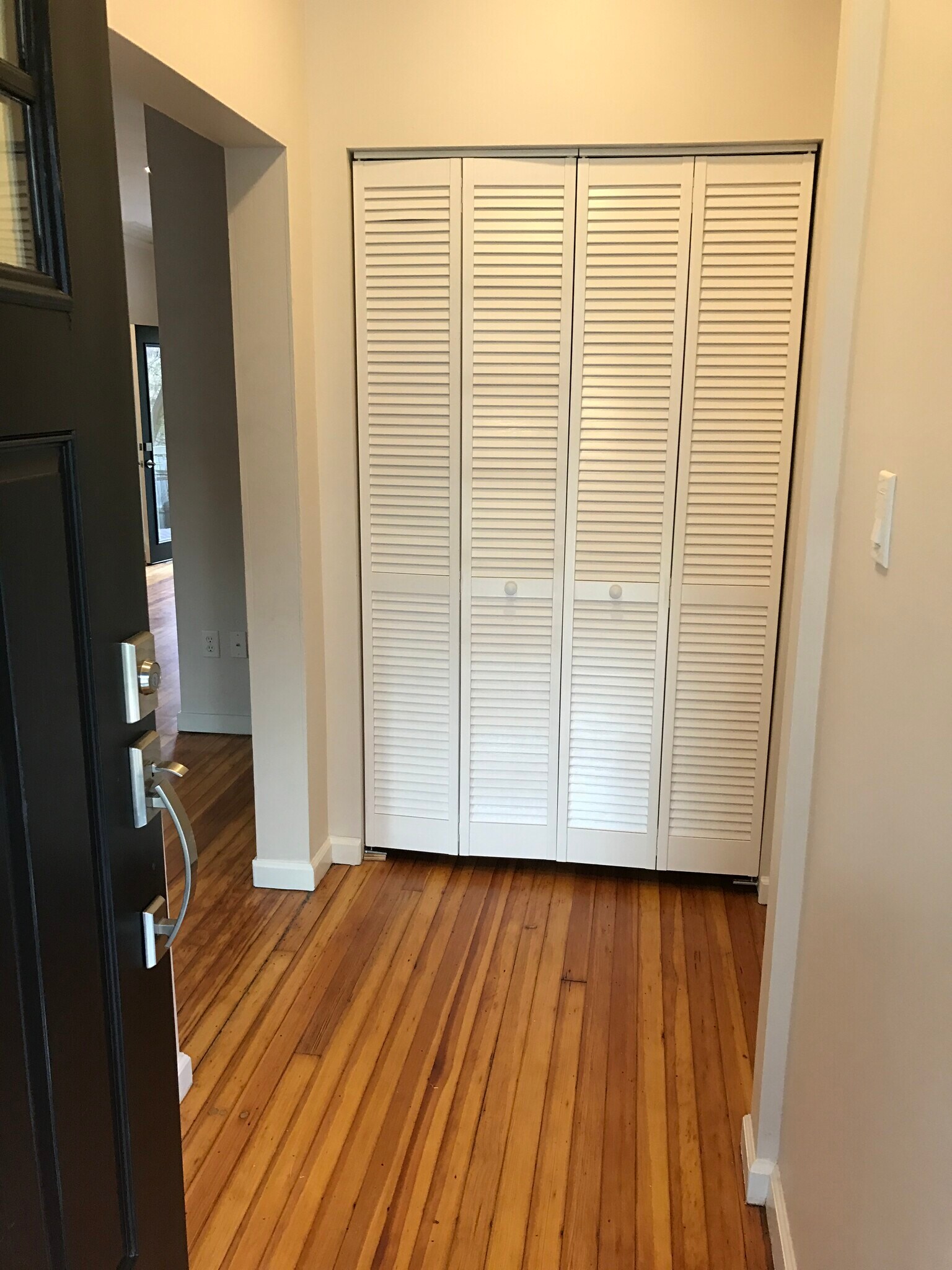 Building Photo - 1161 King Ave