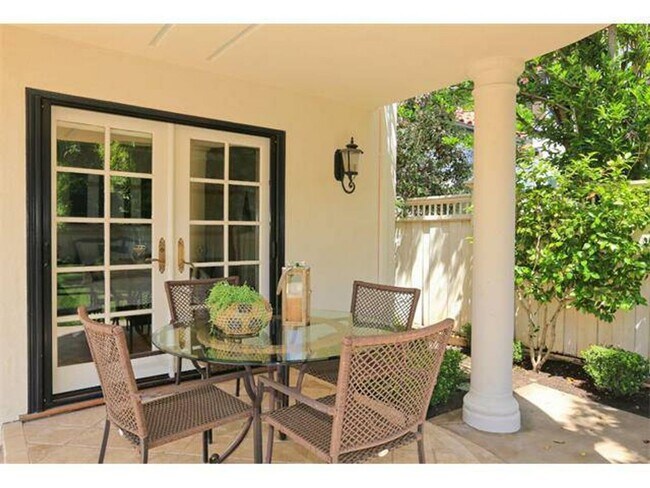 Building Photo - Gorgeous 4 Bed, 3 Bath Home in Desirable C...