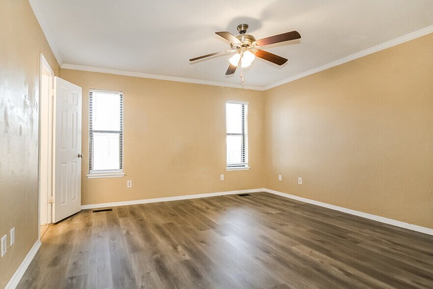 Building Photo - 2135 Jazzman Dr