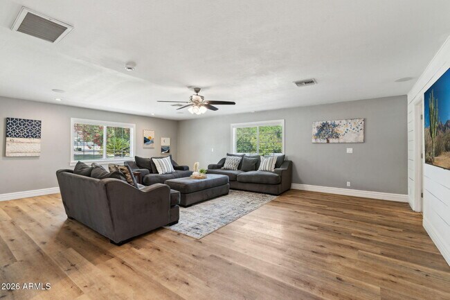 Building Photo - 5339 E Osborn Rd