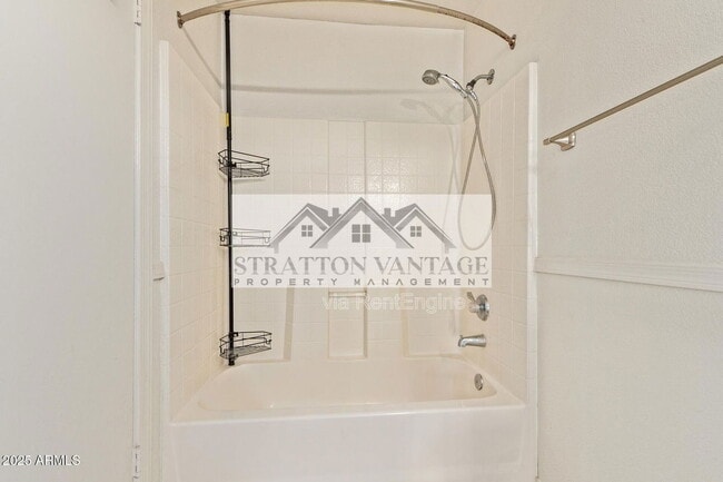 Building Photo - 733 E Halifax St