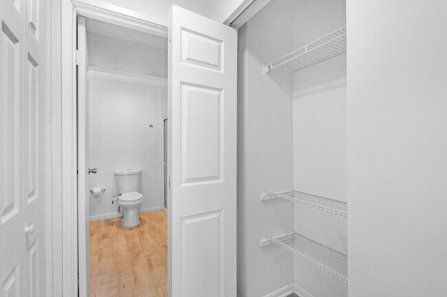 Building Photo - 92 E Blackwell St