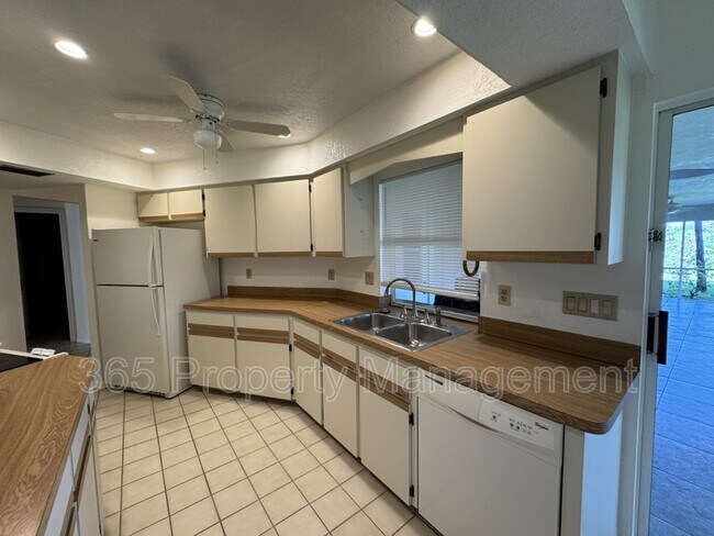 Building Photo - 21164 Burkhart Dr