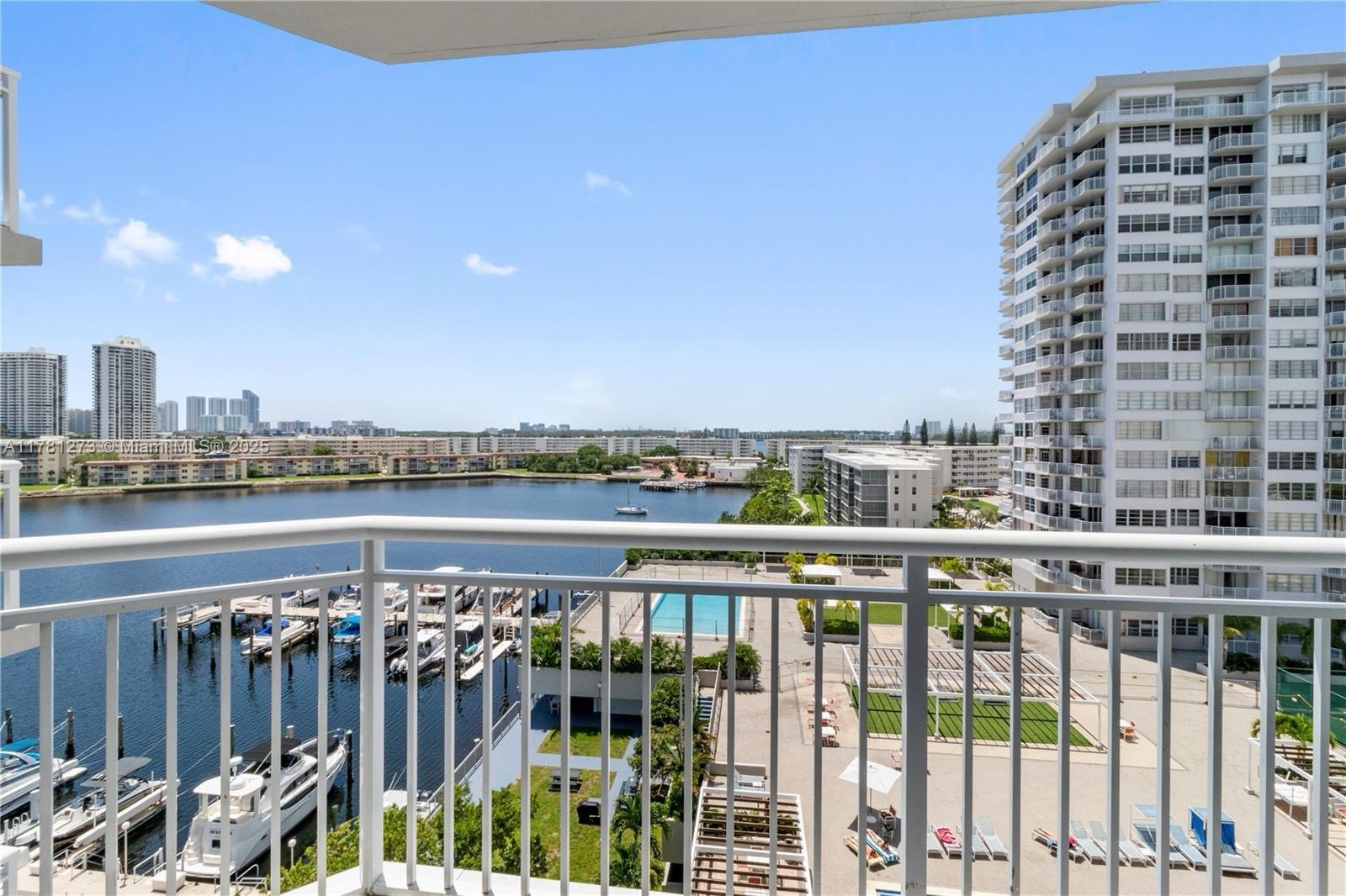 Building Photo - 18081 Biscayne Blvd
