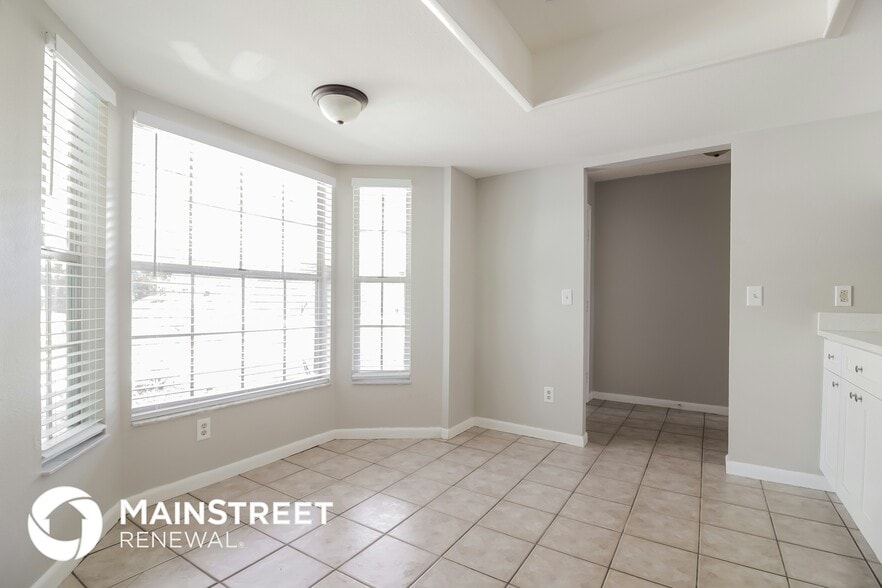 Building Photo - 1390 E Euclid Ave