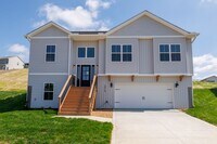 Building Photo - ONE-MONTH FREE RENT Move-Incentitive!!! Ne...