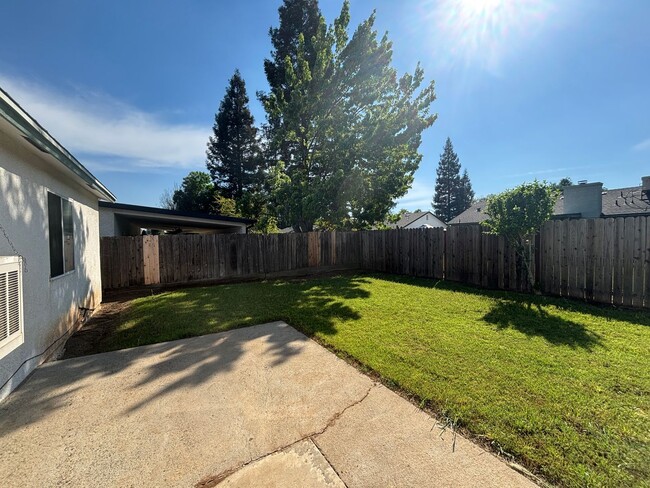 Building Photo - 813 Morton Ave