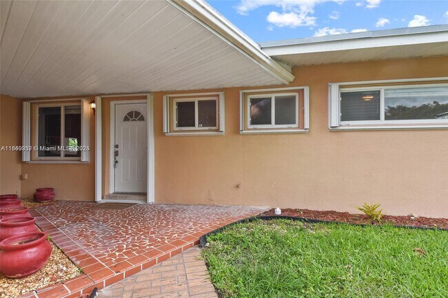 Building Photo - 20545 Leeward Ln