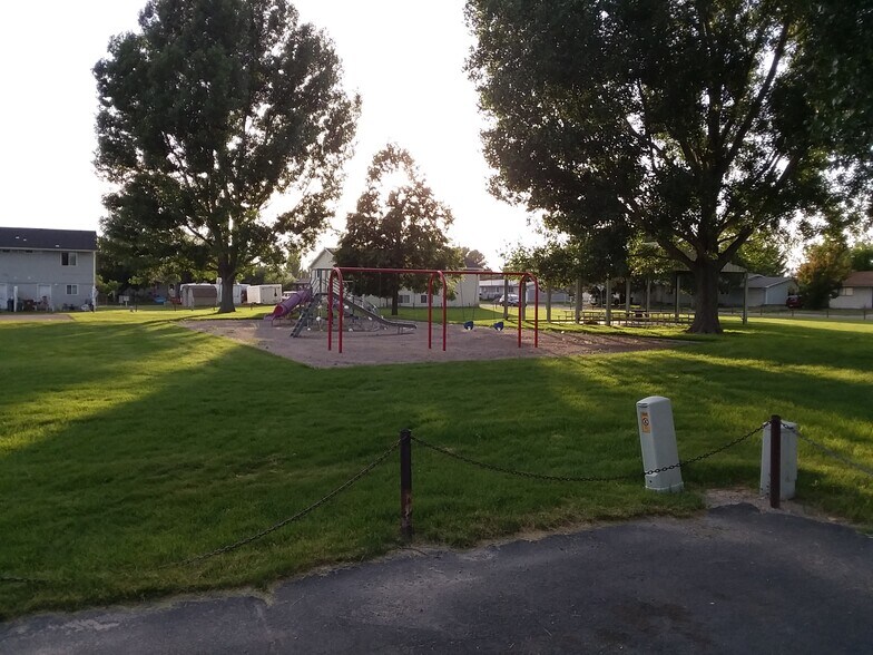 Building Photo - 828 Gloria St