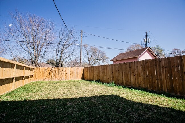 Building Photo - 5205 Bataan Rd