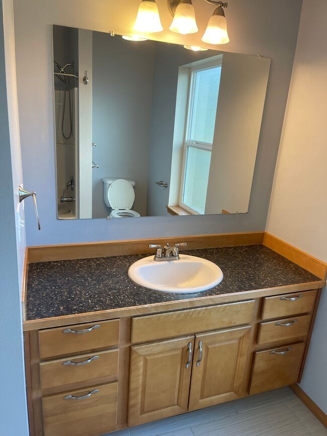 Building Photo - Craftsman Style 3 Bed/2 Bath Home - Bremerton