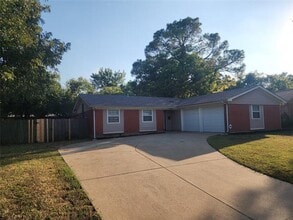 Building Photo - 7436 Meadowcrest Dr