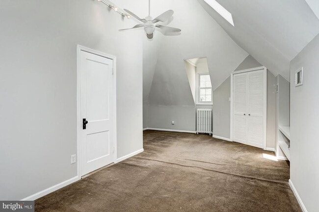 Building Photo - 4350 River Rd NW