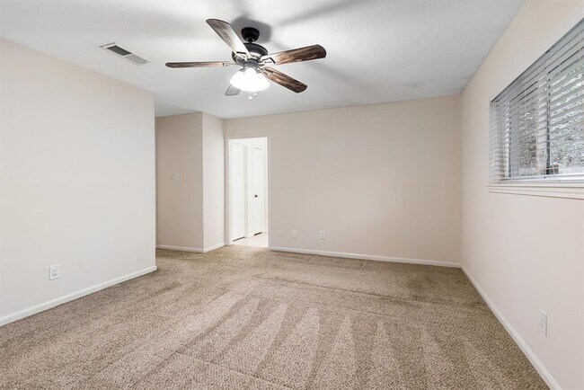 Building Photo - 15106 Forest Lodge Dr