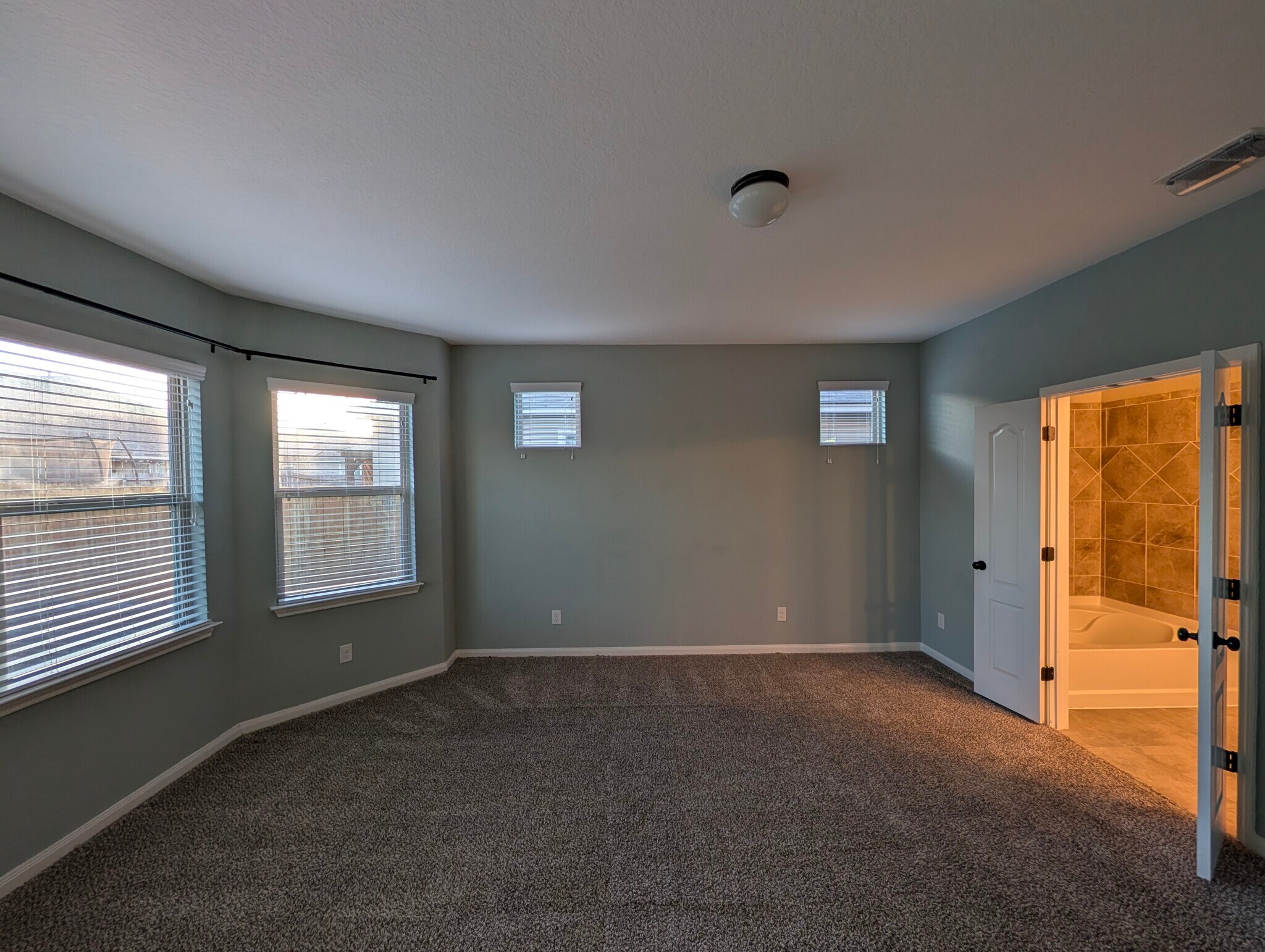 Building Photo - 13302 Frio Parke