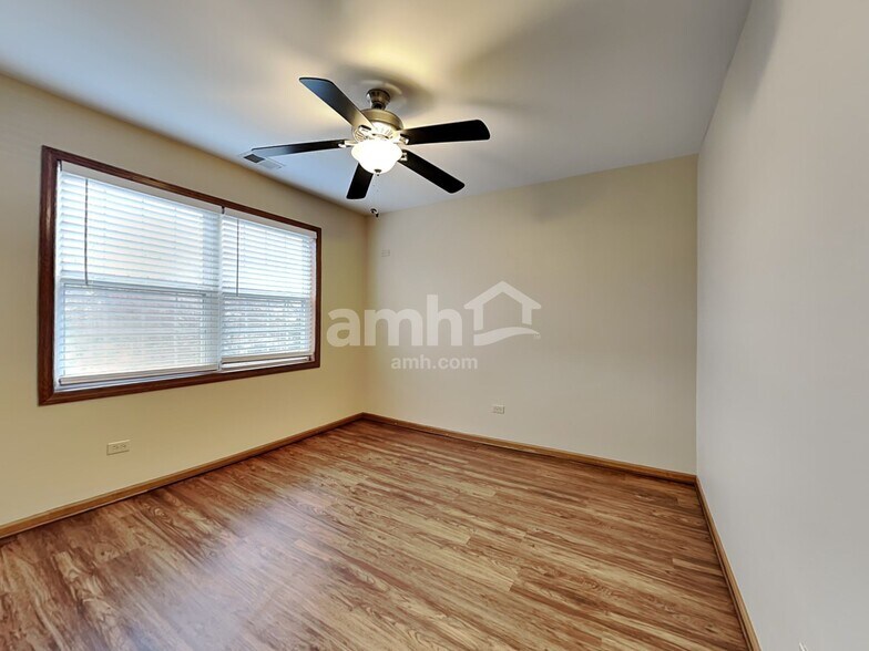 Building Photo - 4506 W Riverside Dr