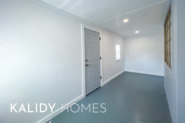 Building Photo - 4501 N Billen Ave