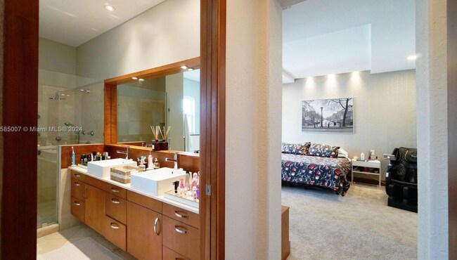 Building Photo - 7031 NW 113th Ct