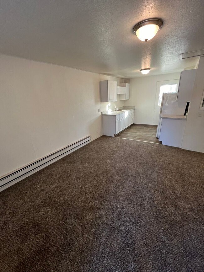 Building Photo - Freshly Remodeled Two Bedroom Available Now! Move In Special Offering $550 Move In Credit!