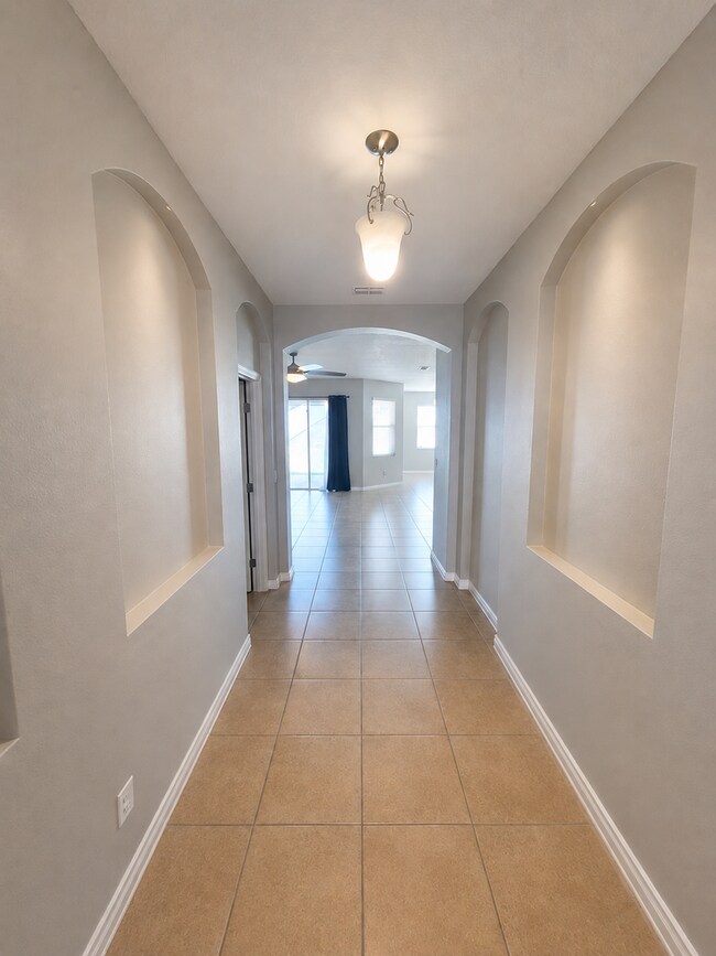 Building Photo - 309 Vizcay Way